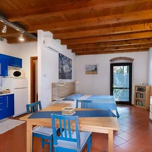 https://corte-roveggia-monolocale-van-gogh.hotelinveneto.com